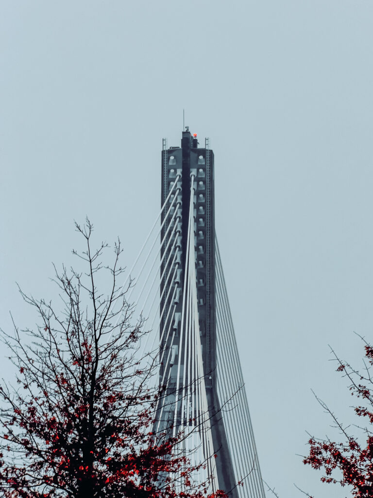 Swietokrzyski Bridge taken with the SANDMARC Telephoto Tetraprism lens.